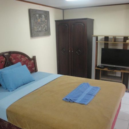 Yoyo'S Hotel Sekongkang Eksteriør billede