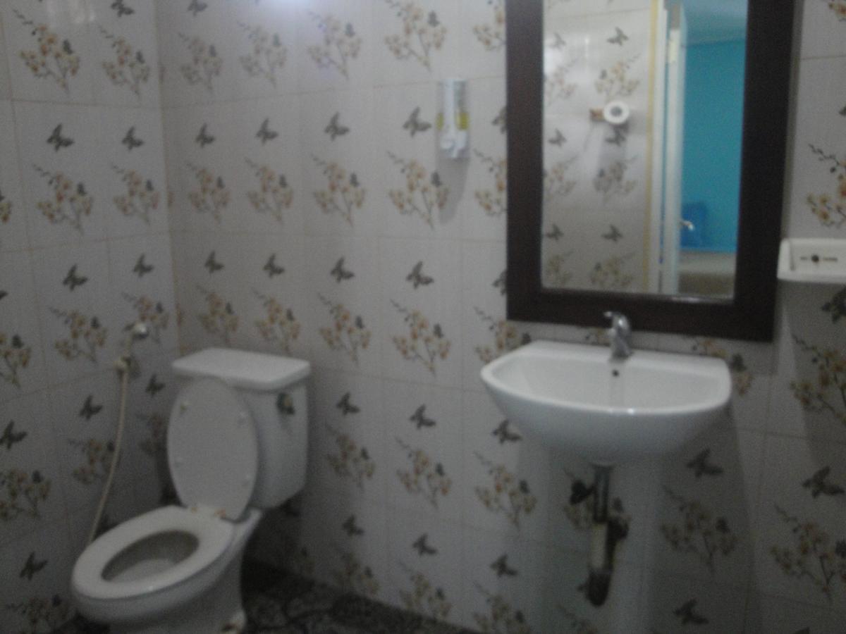 Yoyo'S Hotel Sekongkang Eksteriør billede