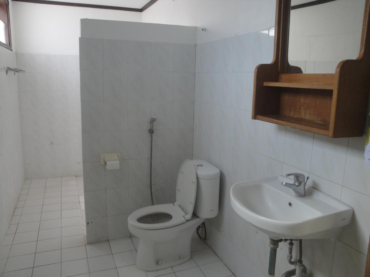 Yoyo'S Hotel Sekongkang Eksteriør billede